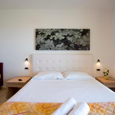 Bed and Breakfast Il Giardino Sul Mare Martinsicuro Esterno foto