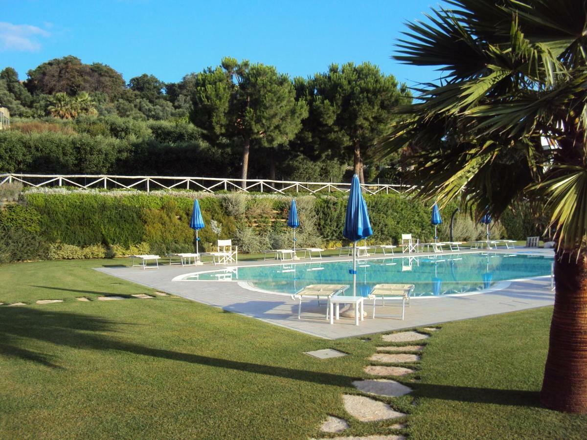 Bed and Breakfast Il Giardino Sul Mare Martinsicuro Esterno foto