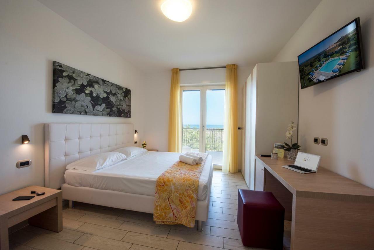 Bed and Breakfast Il Giardino Sul Mare Martinsicuro Esterno foto