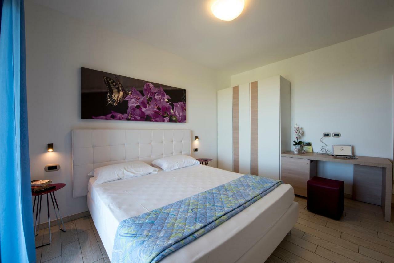 Bed and Breakfast Il Giardino Sul Mare Martinsicuro Esterno foto