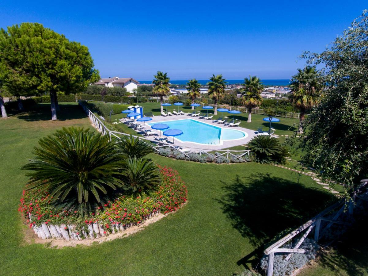Bed and Breakfast Il Giardino Sul Mare Martinsicuro Esterno foto
